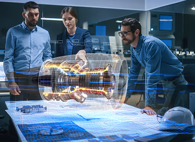 Ingénieurs analysant un moteur 3D en réalité augmentée