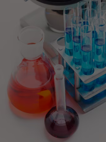 Illustration de la traçabilité des lots, du contrôle qualité et de la gestion de la sécurité dans l’industrie chimique via un ERP