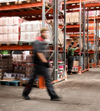 Illustration de la gestion des stocks, des approvisionnements et de la rotation produits dans la grande distribution