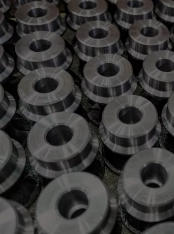 Illustration de pièces dans l'atelier de production